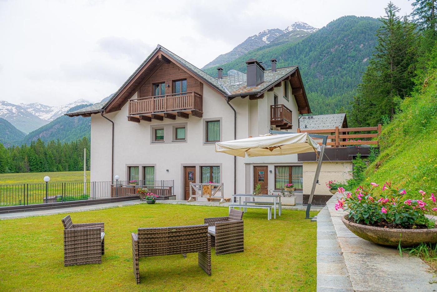 La Pineta Apartment *